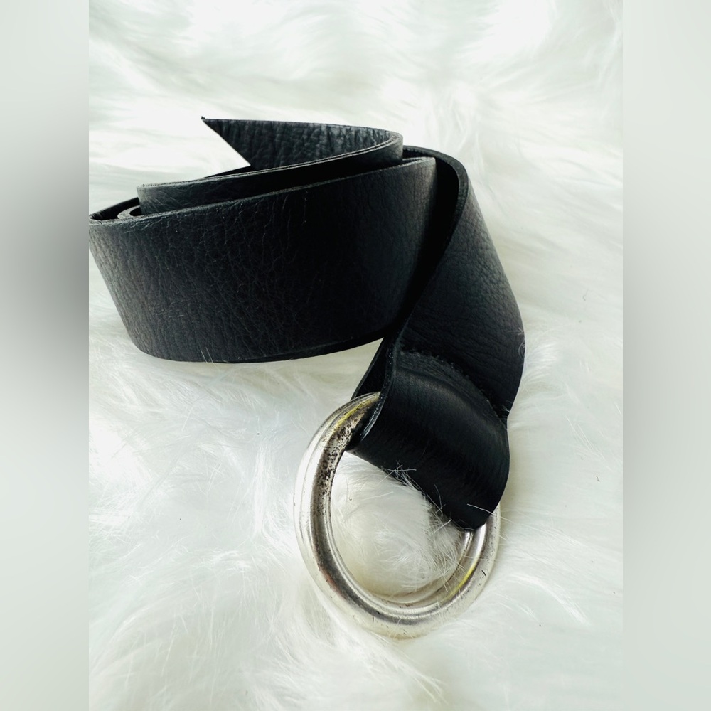 🇨🇦 Brave Leather Collection - Black with Silver hoops - Picture 1 of 5